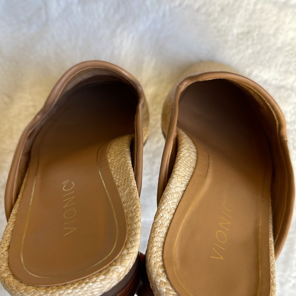 Vionic Willa flat mule - Picture 9 of 10